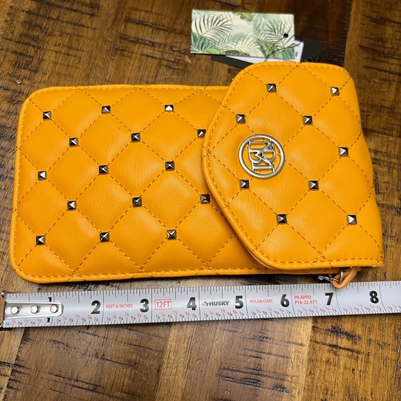 🆕Badgley Mischka Crossbody Phone Case with Diamond Quilting and Pearls Yellow - Picture 5 of 8